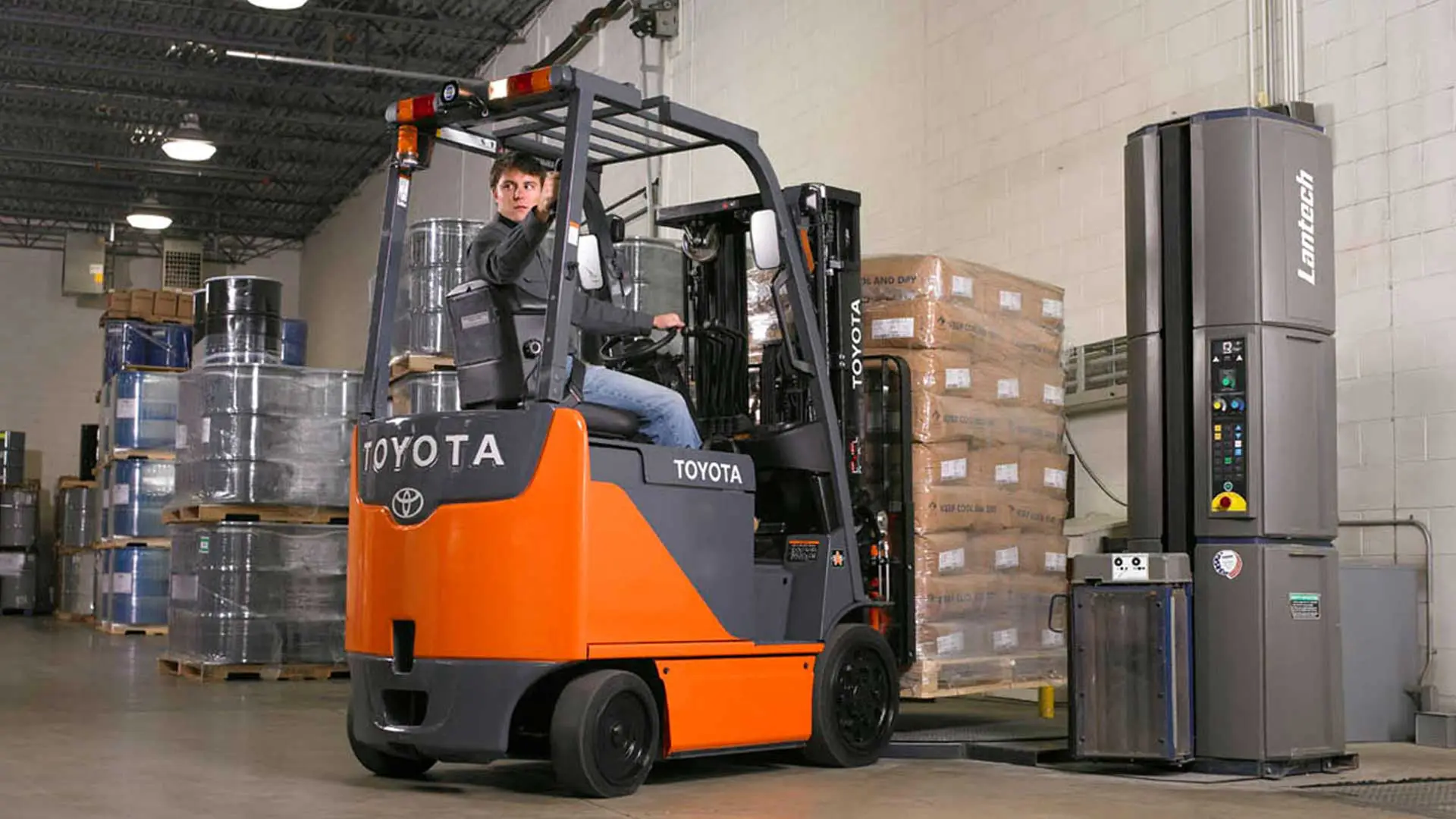 Alquiler de montacargas eléctricos