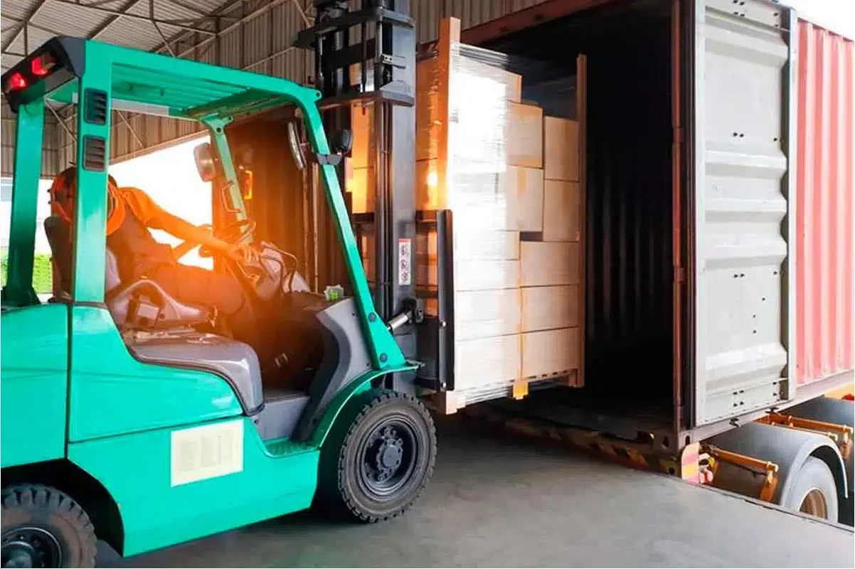 Carga y descarga de contenedores