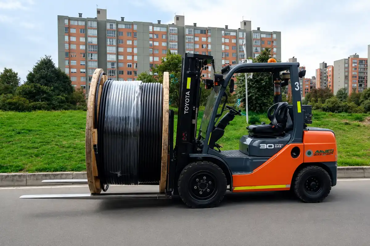 Servicios de montacargas y movimiento de carga en Bogotá